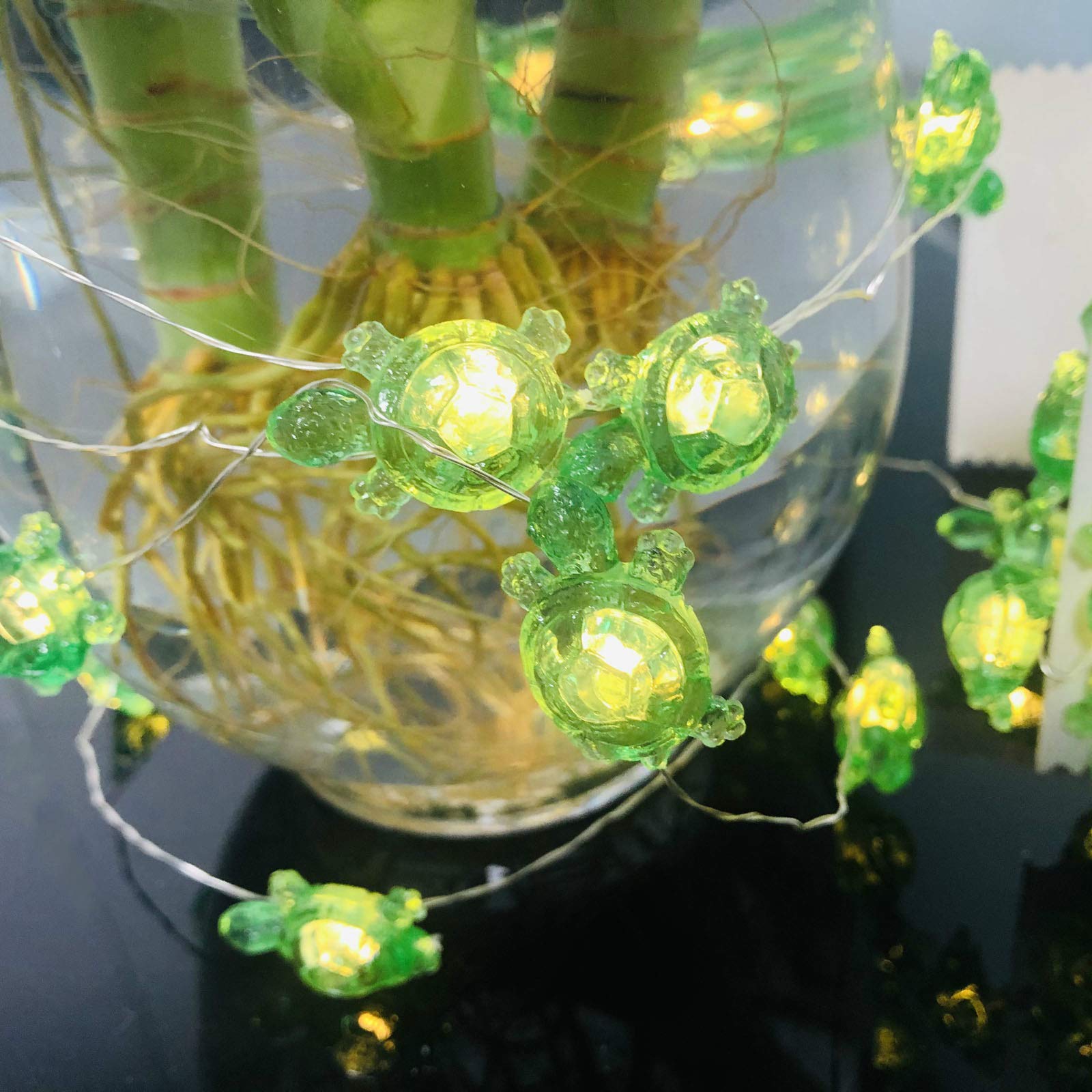 YOLIGHT Beach Theme Sea Turtle String Lights 13.1ft 40 LEDs Operated with Battery Pack Multi-Function Remote Control for House Party Bathroom Baby Shower Decor (Green Tortoise, Battery)
