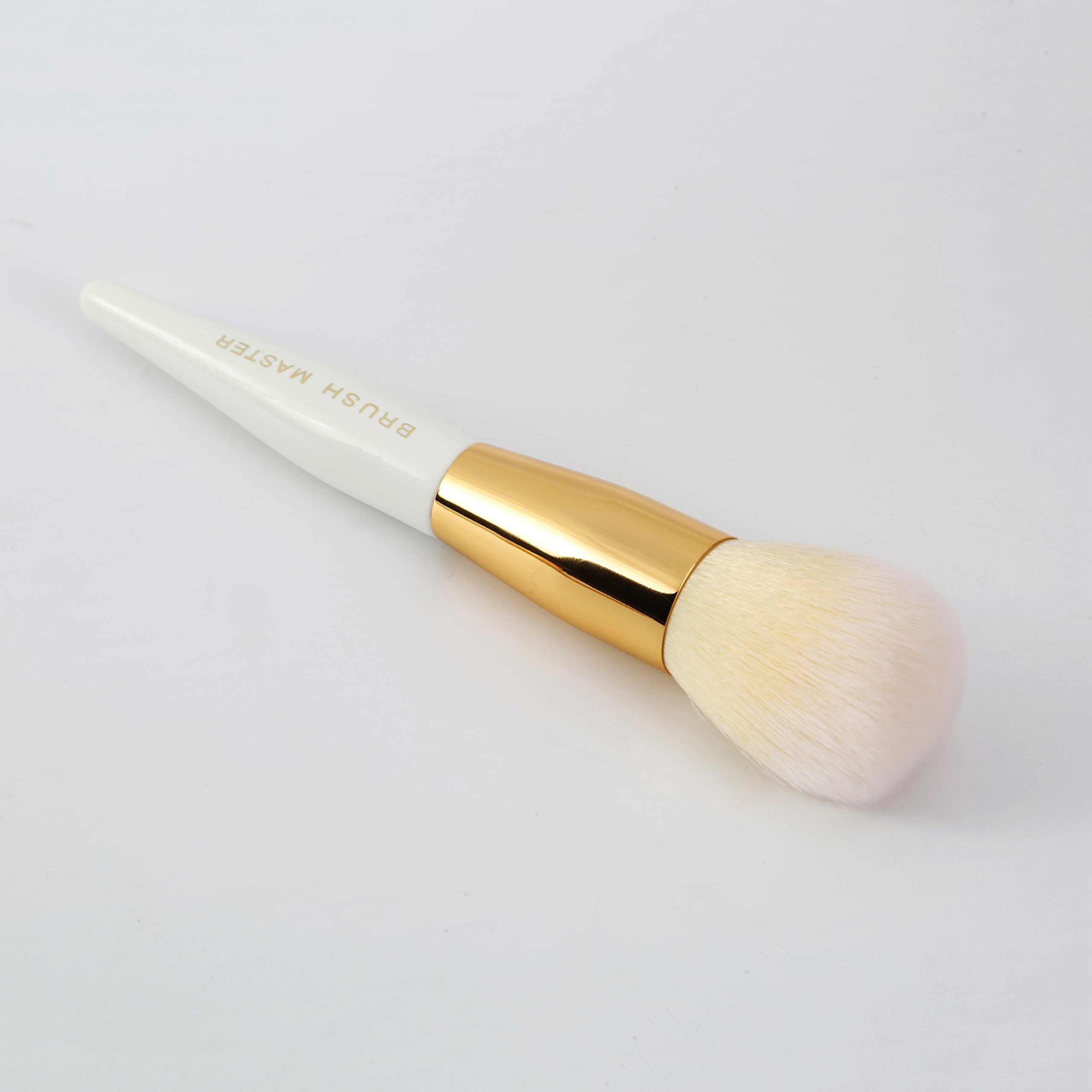 5 Piece Makeup Brushes Set Synthetic kabuki Powder Foundation Blending for Cosmetic Beauty brushes with Soft Light and Bouncy Vitamin-C Synthetic Bristles Outdoor Usage