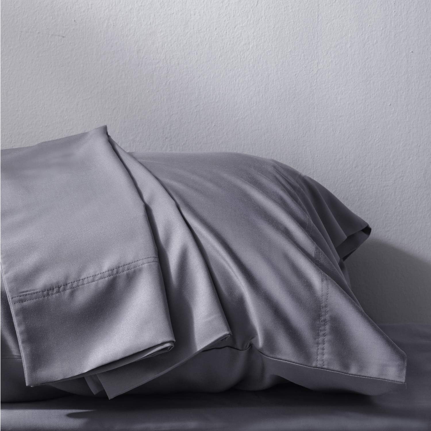 Bedsure Cooling Bamboo Pillowcases Set of 2 - Breathable Cool Ultra Soft Pillow Cases - Viscose from Bamboo - Organic Natural Silky Material, Moisture Wicking(Grey, Queen Size 20x30 inches): Kitchen & Dining