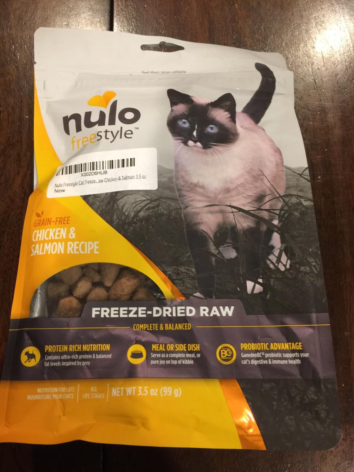 Nulo Freestyle Freeze-Dried Raw, Ultra-Rich Grain-Free Dry Cat Food for All Breeds and Life Stages with BC30 Probiotic for Digestive and Immune Health, Chicken & Salmon, 5.5 Ounce photo review