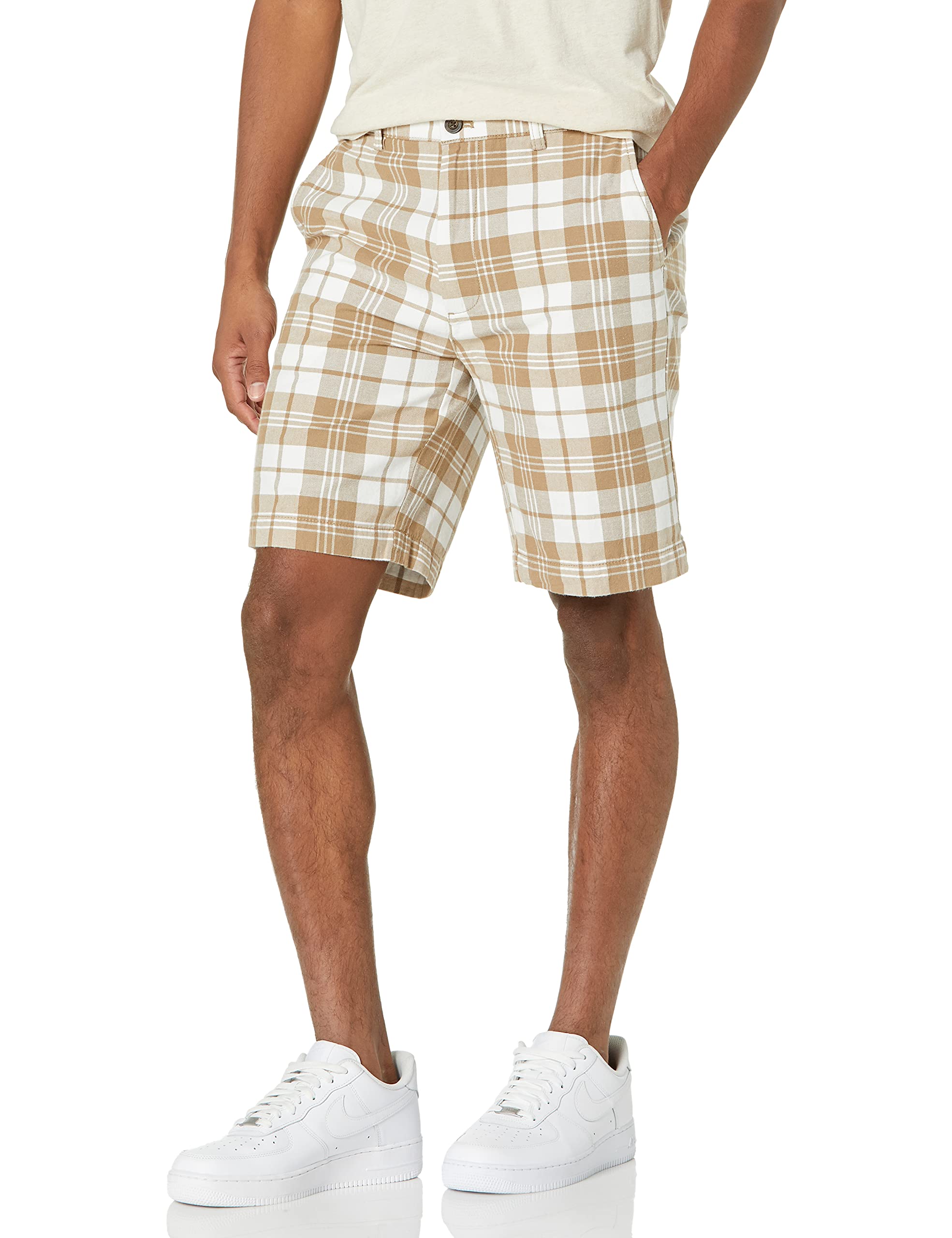 Amazon Essentials Men's Classic-Fit 9" Chino