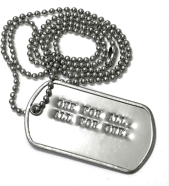 Amazon Co Jp 名言 ことわざ ドッグタグ Idタグ 1人はみんなのために みんなは1人のために Dp 085 Usa製 Dogtag 服 ファッション小物
