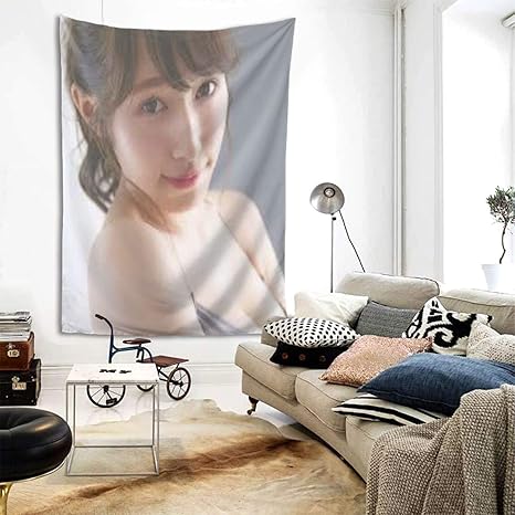 Amazon Co Jp 欅坂46 渡邉理佐 タペストリー インテリア 壁掛け おしゃれ 室内装飾 多機能 寝室 カーテン おしゃれ 個性ギフト 新築祝い 結婚祝い プレゼント ウォール アート 80 60in ホーム キッチン