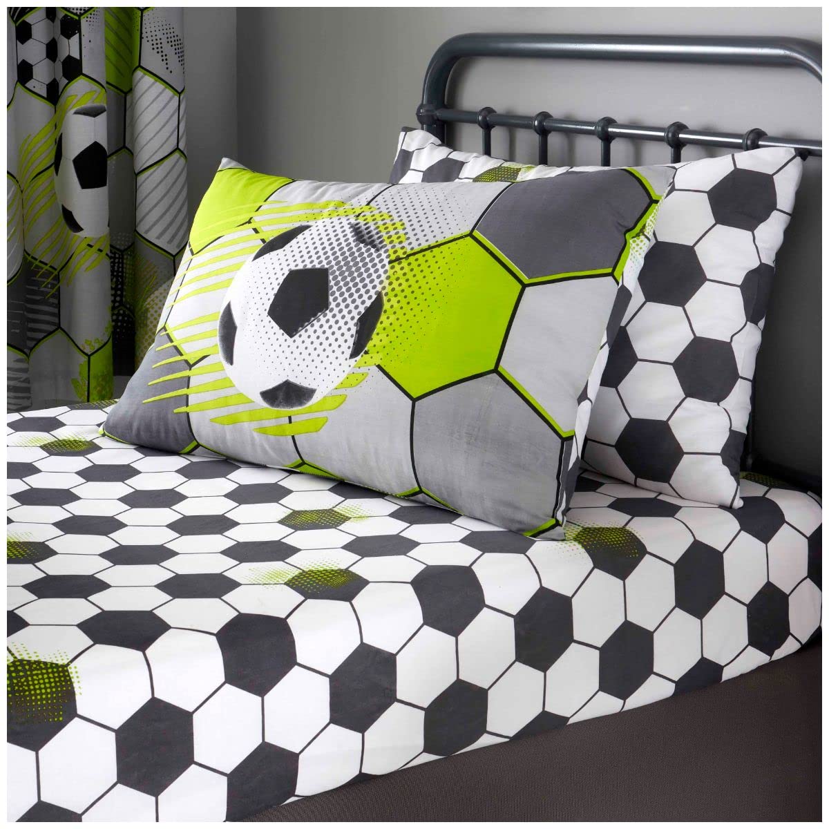 GC GAVENO CAVAILIA Kids Printed Duvet Cover & Sheet Set, Easy Care Polycotton Children Bedding, Single, Football Stamp, 669005