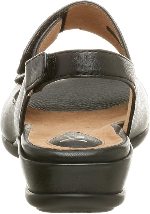 clarks artisan sandals amazon
