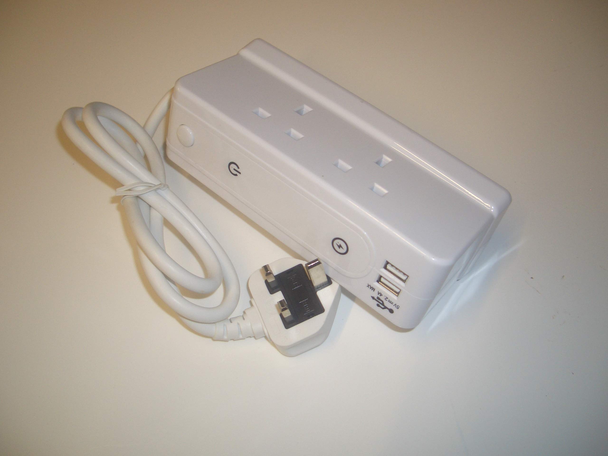 Pro Elec DESKTOP EXTENSION 4 GANG WITH 2.4Amp USB Sockets,2m lead in Whit