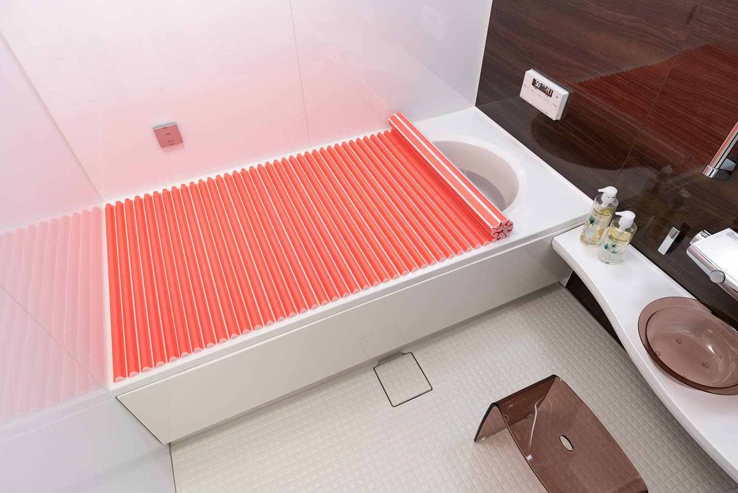 Amazon Co Jp 東プレ シャッター式風呂ふた 波型 カラーウェーブ 75 140cm ピンク L14 ホーム キッチン