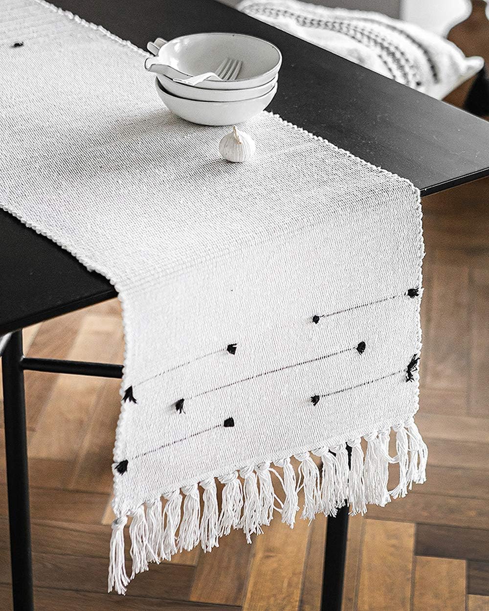 Best table runner white lines