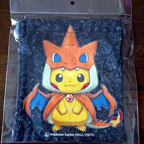 Amazon ポケモンセンターメガトウキョー メガリザードンyのポンチョを着たピカチュウ 巾着 きんちゃく おもちゃ ホビー