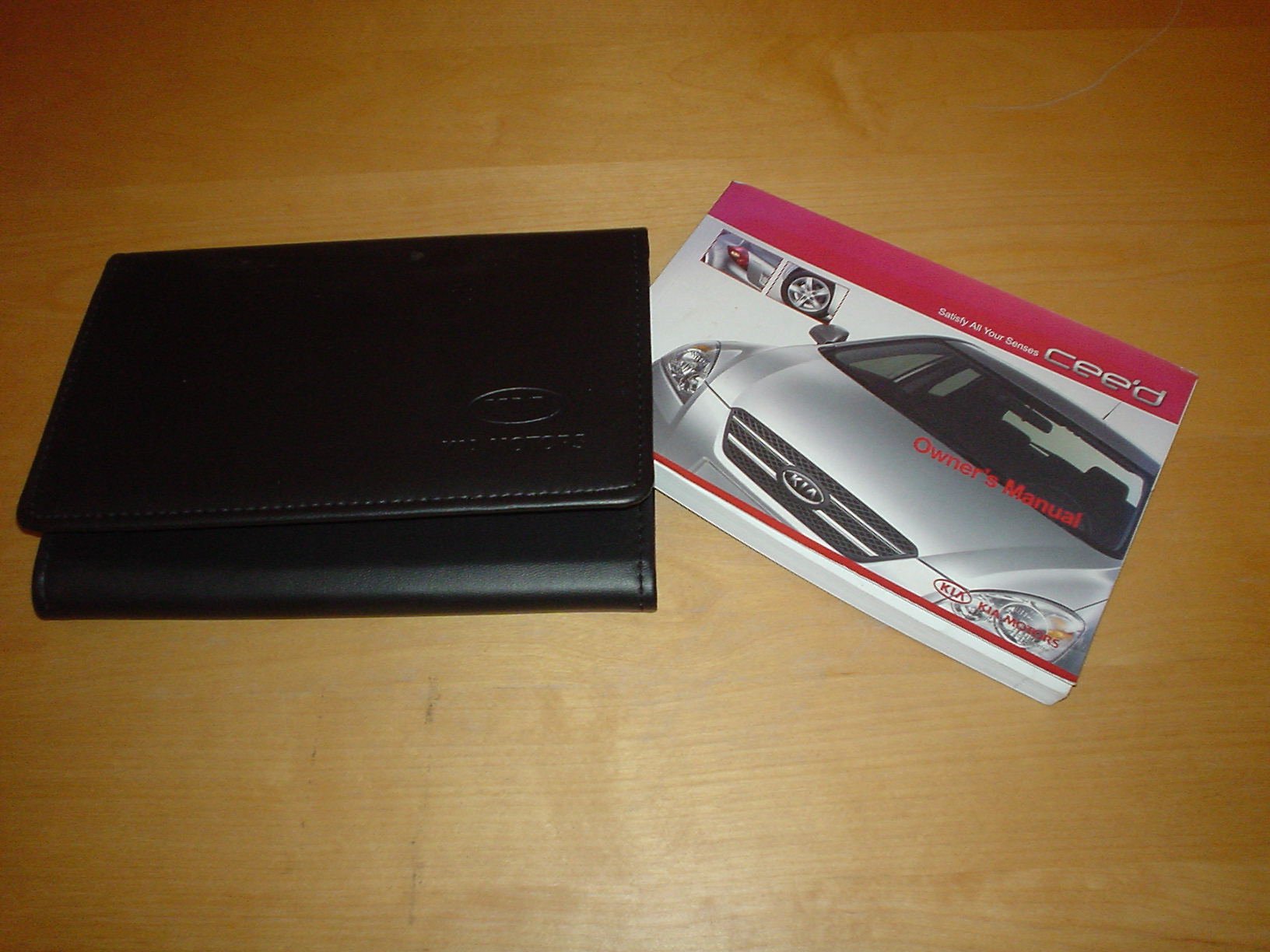 KIA CEE'D CEED 1 2 3 OWNERS MANUAL HANDBOOK c/w WALLET (2006 - 2012) - 1.4  1.6 2.0 LITRE PETROL ENGINES 1.6 2.0 LITRE DIESEL - OWNER'S HAND BOOK MANUAL  ...