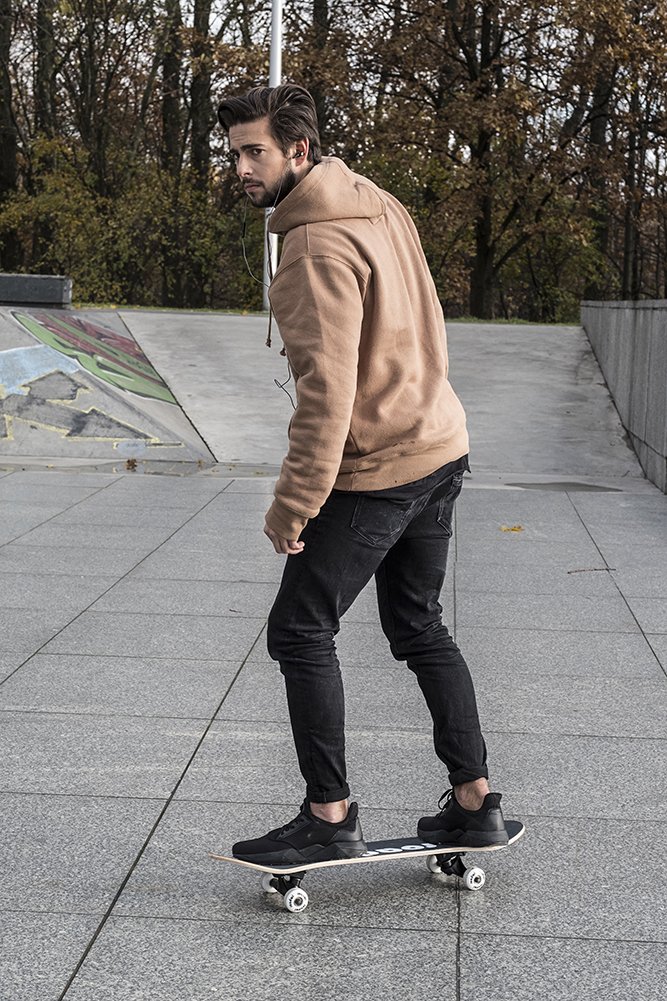 Roadwi Advanced Hi-Fi In-Ear Earphone with Wooden Housing, Bass Sound Earbuds, 3.5mm Wired Headphones with Mic & Volume Control Wired Earphones Stereo Noise Isolating Earbuds for All Cell phones