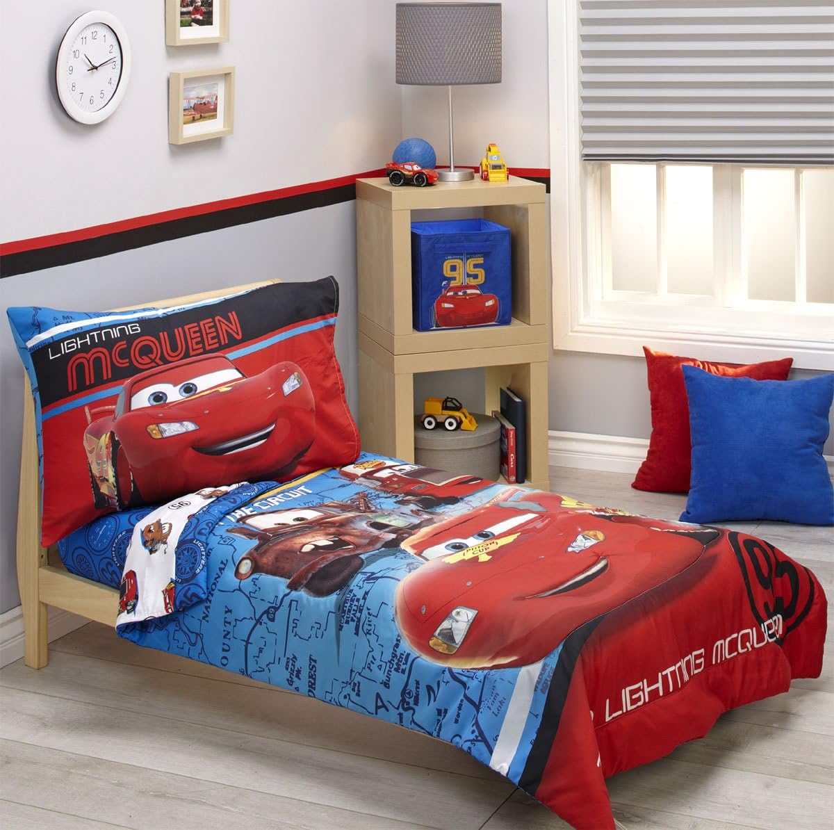 Disney Cars Team Lightening 4 Piece Toddler Bedding Set Amazon Co Uk Baby