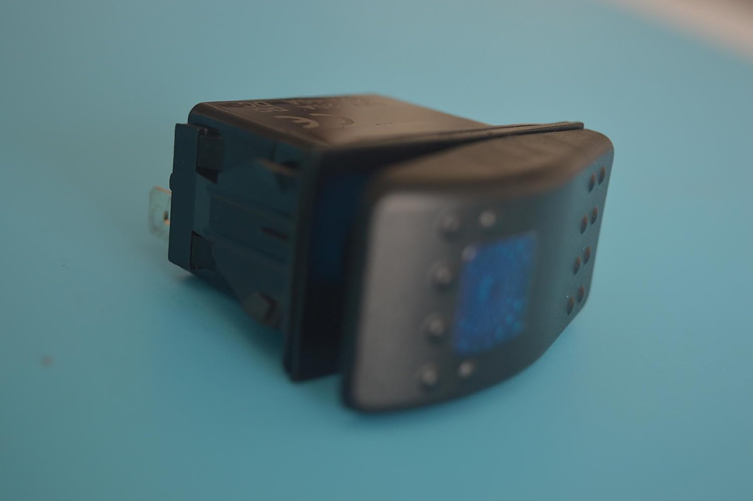 Amarine Made 12v 20 Amp Waterproof Blue LED On/Off Boat Marine SPST 3P Rocker Switch with Light : Sports & Outdoors