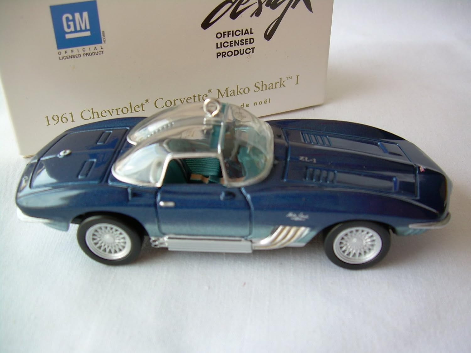 2007 Hallmark Keepsake Ornament 1961 Chevrolet Corvette Mako Shark I