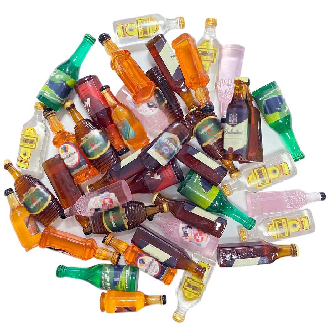 Borsgye 40 PCS Miniature Beer Bottles Mini Resin Wine Drinks Glass Model Mixed Wine Resin Sets Simulation Instant Pretend Model Scene Resin Charms for Handcraft Scrapbook Phone Case Decor - Random 2