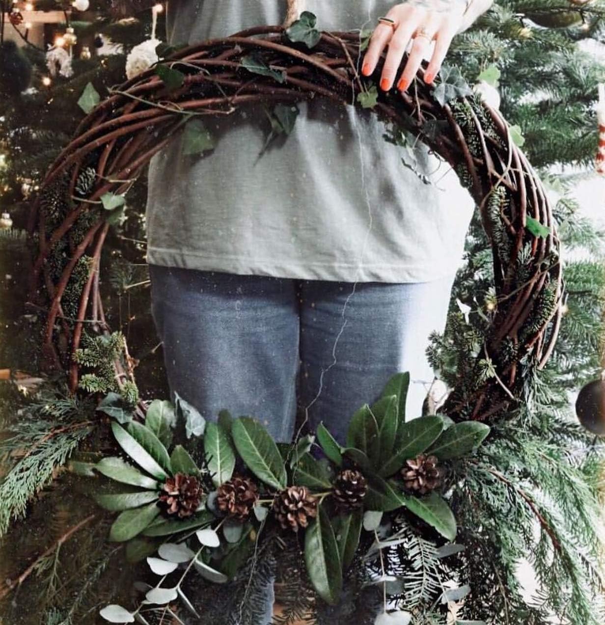 Tutti Decor Large Natural Wicker Round Wreath for decorative home craft. Christmas, Easter, Wedding etc. 50cm round