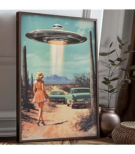 Amazon.com: Tevenuktla Retro 70's Desert Ufo Wall Art Alien Art