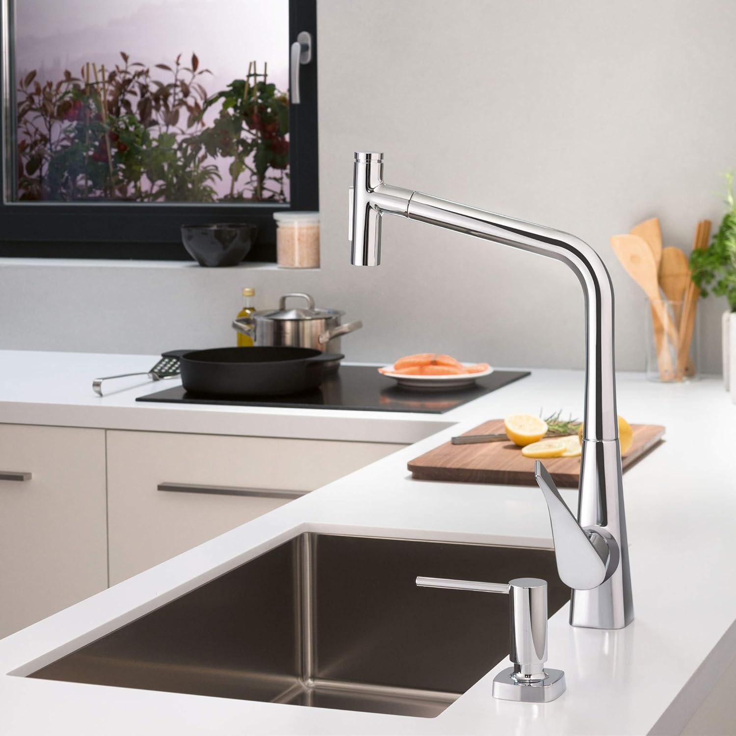 hansgrohe 73816000 M7117-H320 Kitchen Tap, Hose Box, Selectable Swivel Range, Pull-Out Spray, Chrome, Spout height 32 cm - Image 3
