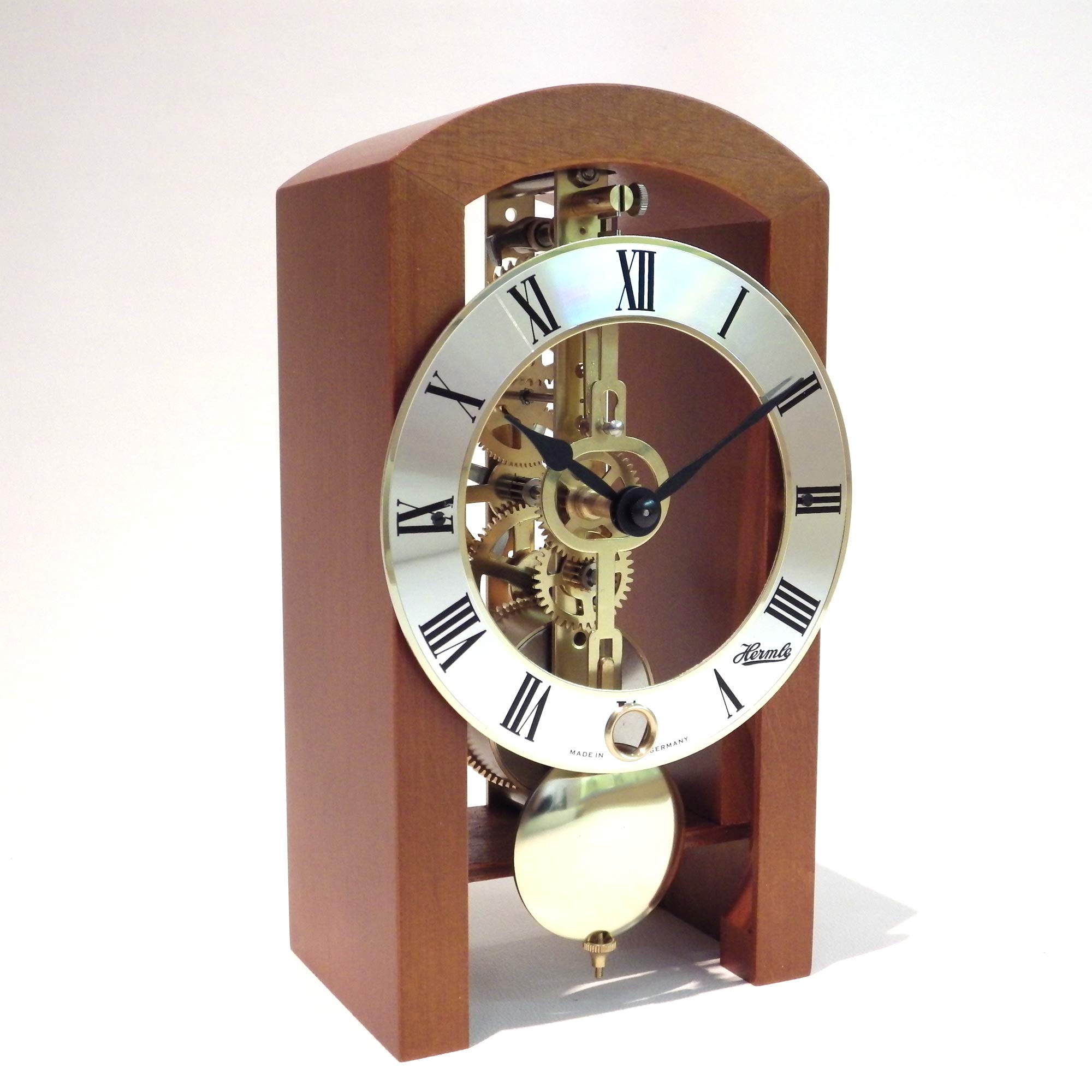 Hermle Table Clock, Wood, Cherry Brown, 18cm x 9cm x 11cm,23015-160721