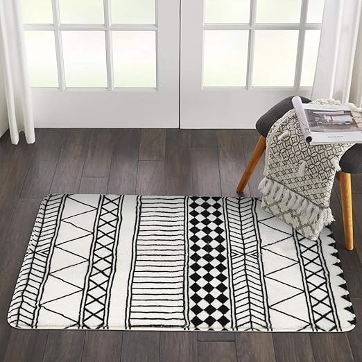 Amazon Com Haocoo Bathroom Rugs 18x25 Inch Modern Geometric Velvet Bath Mat Non Slip Tribal Style Door Carpet Soft Luxury Microfiber Machine Washable Floor Rug For Doormats Tub Shower 2 X3 Black And Beige Home