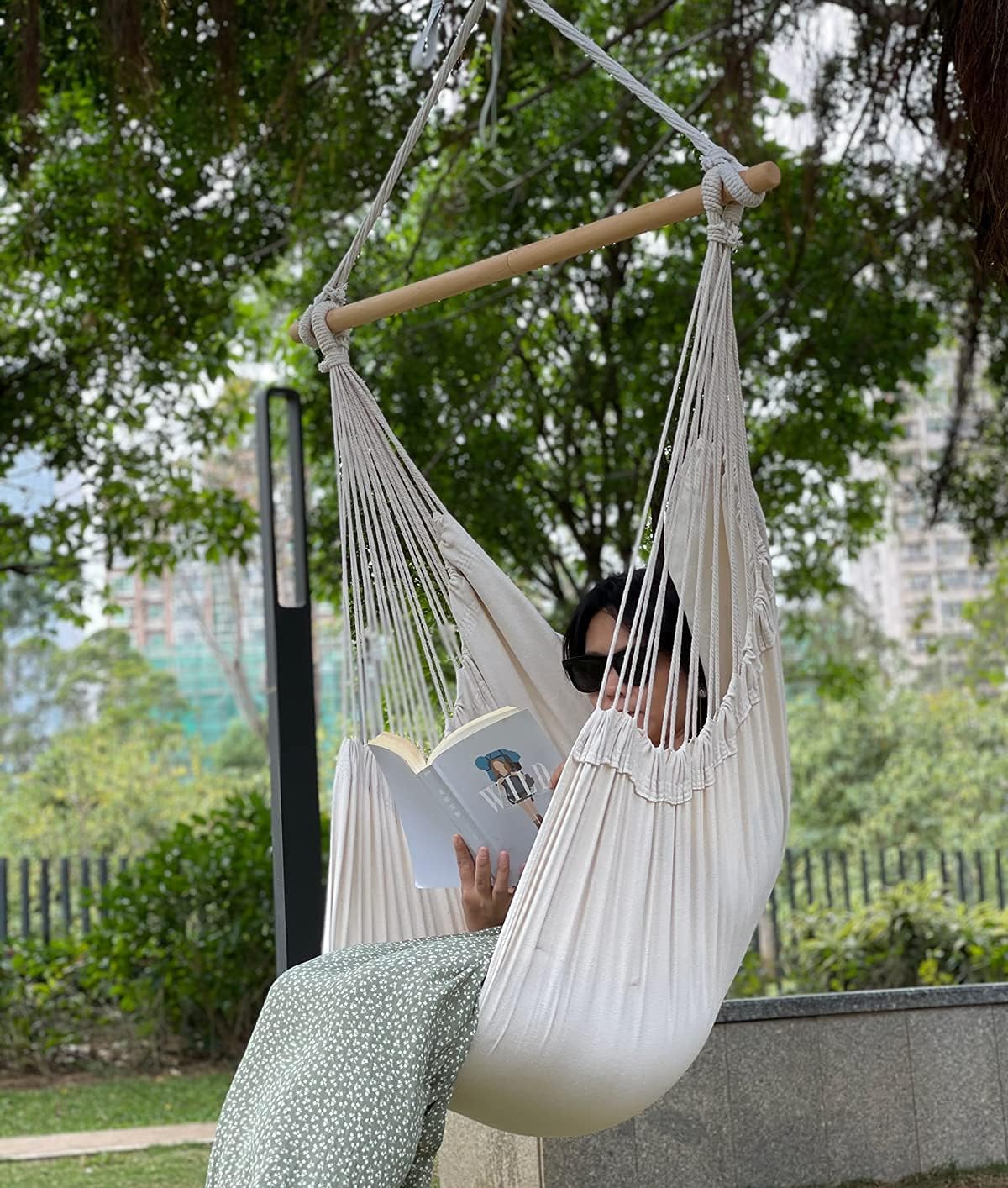 ZJXH Hanging Rope Hammock Chair Large Swinging Seat Chair Indoor and Outdoor Hammock Chair Durable: Kitchen & Dining