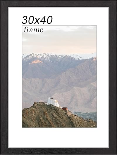 RUN HELIX 30x40cm Picture Frame with Mat and Plexiglass, Black