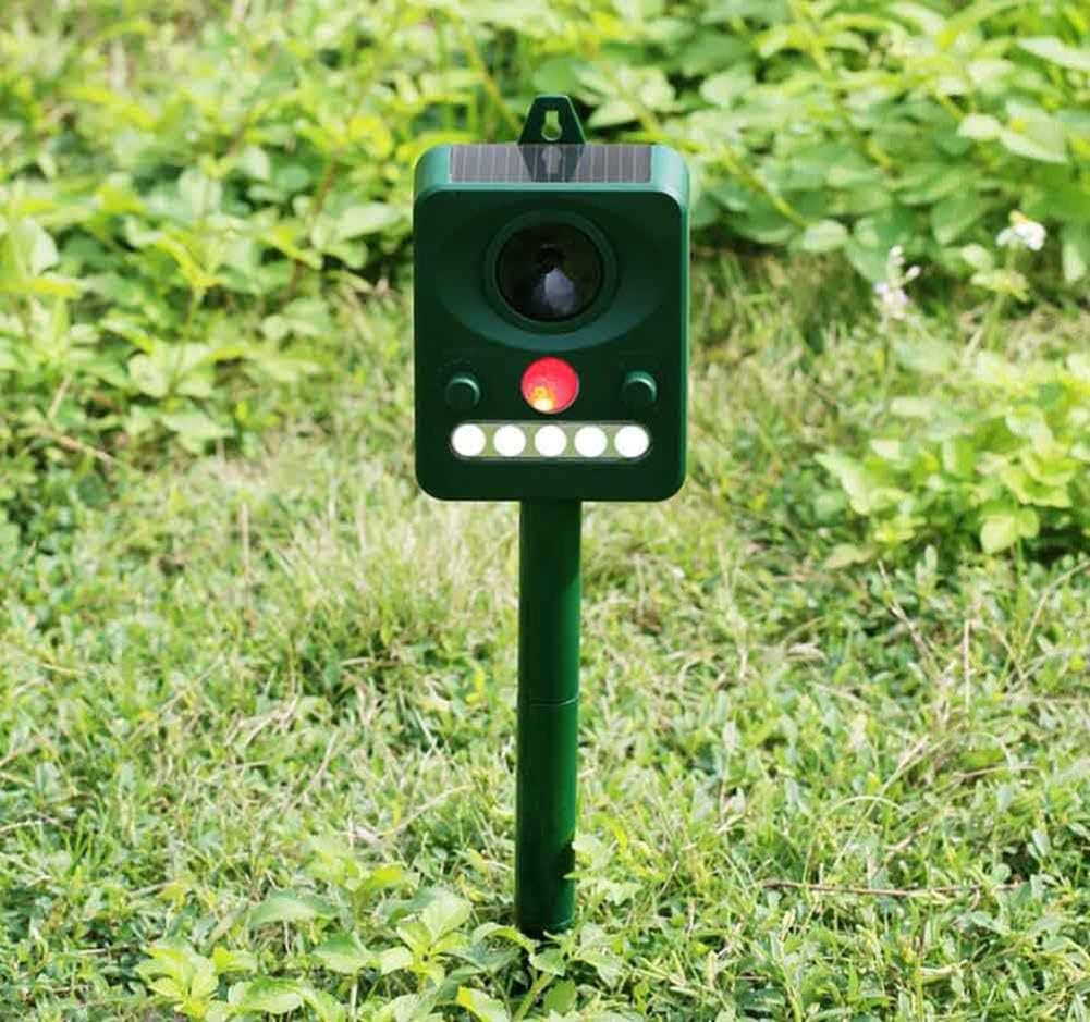 trancoss Ultrasonic Solar Pest Repeller Pest Control Bird Repellent with PIR Sensor and Flashing LED Light for Birds, Dogs, Cats, Mice, Squirrels, Rabbits, Skunks, Bats, Rats, Foxes, Raccoons