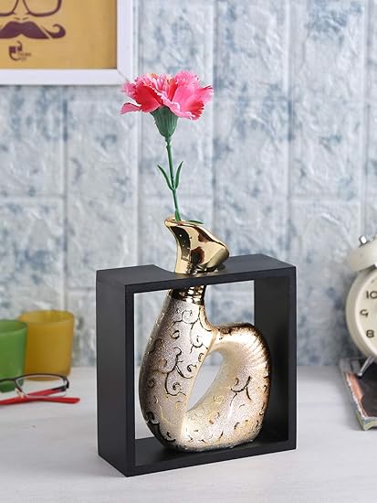 Fourwalls Ceramic Flower Vase in a Frame (16 cm x 20 cm, Gold, CV R676/1275/Gold)