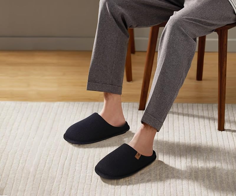 Hausschuhe Herren Rückstellschaum Memory Foam Herren Pantoffeln und Mann Haus Schuhe mit Kunstpelz Futter und Indoor Outdoor Gummisohlen Schwarz Größe 48 EU — Foto 3 von 7