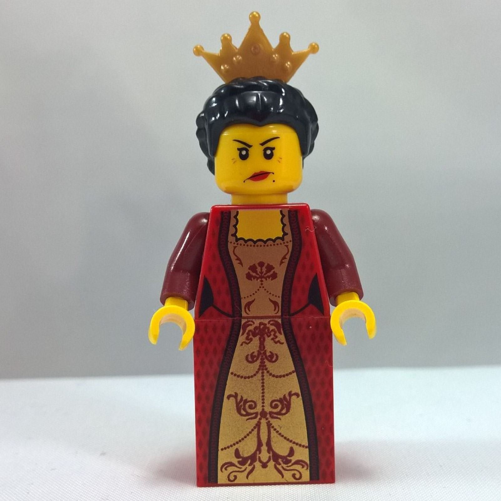 LEGO Castle Kindoms Minifigure: Queen with Frog