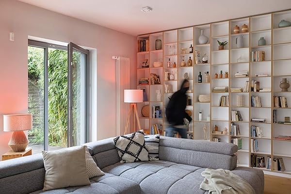 Bosch Smart Home Cmara de seguridad WiFi con giro de 360 para espacios interiores control mediante aplicacin o telfono compatible con Alexa