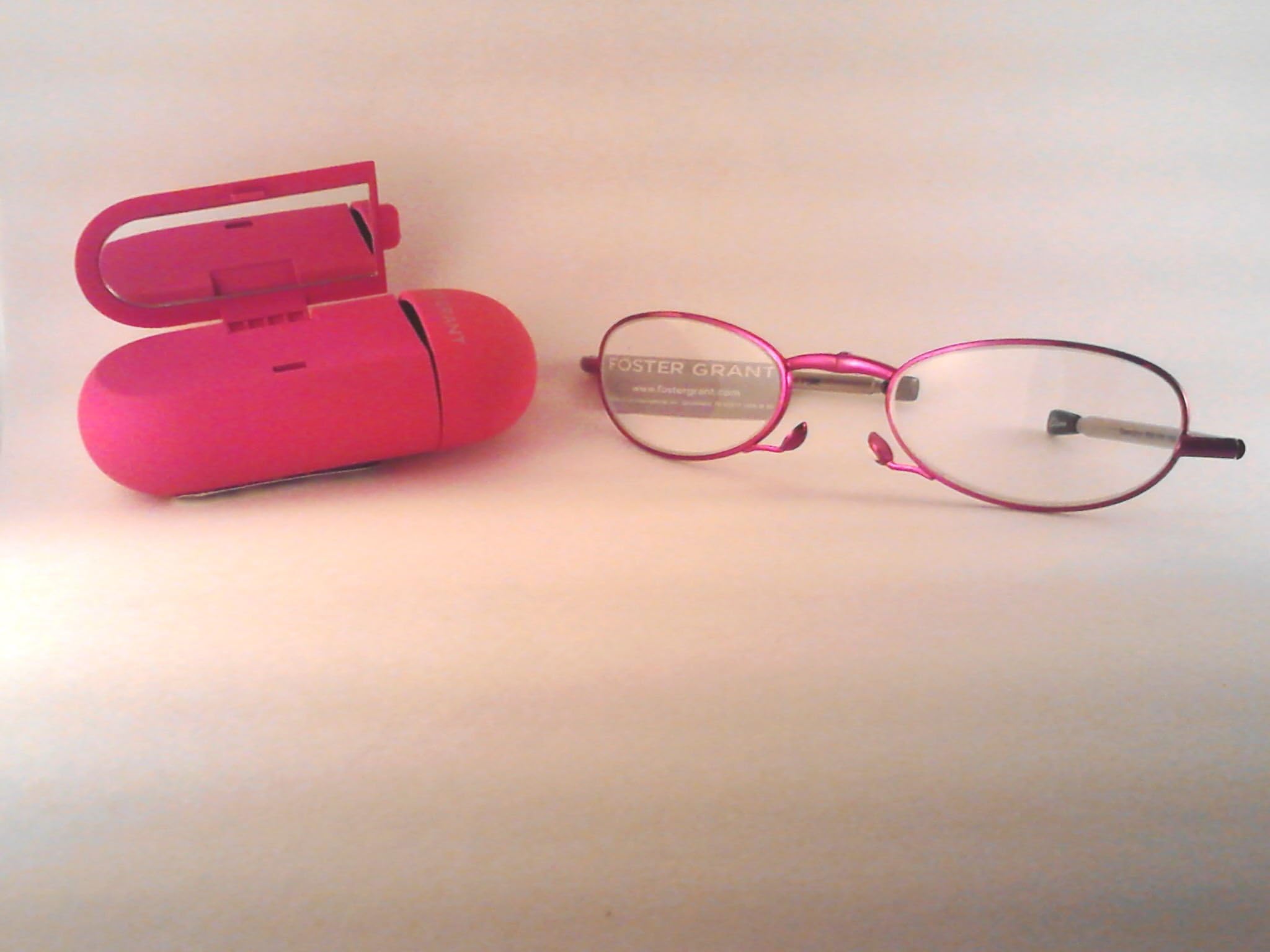 2.0 Reading Glasses Quality Retractable Glasses By Foster Grant (Pink)