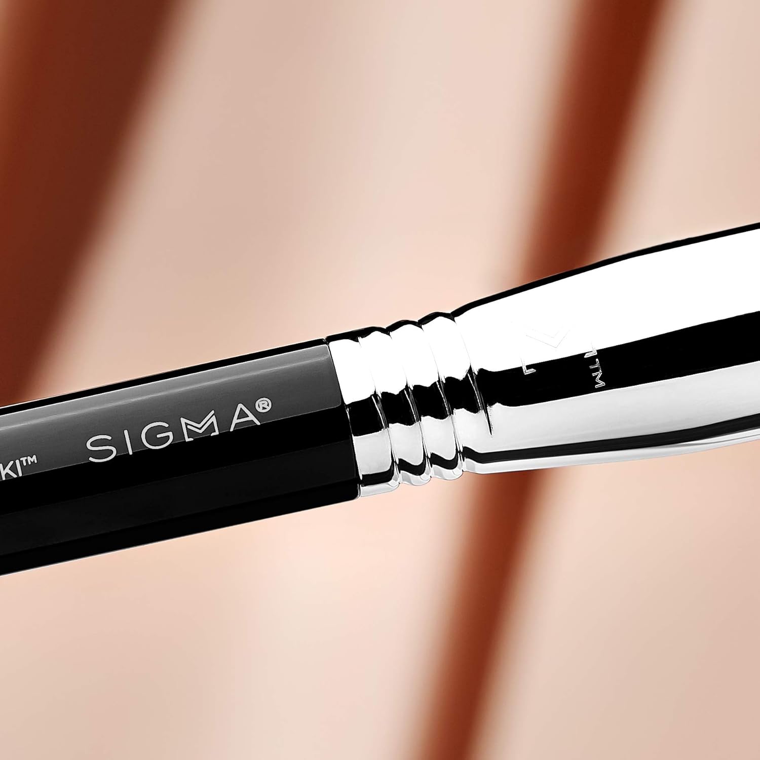 Sigma Beauty Professional F80 Air Flat Kabuki Highlighter Makeup Brush with Sigmax fibers for Buffing and Blending Liquid, Cream and Powder for the "no makeup" look: Beauty