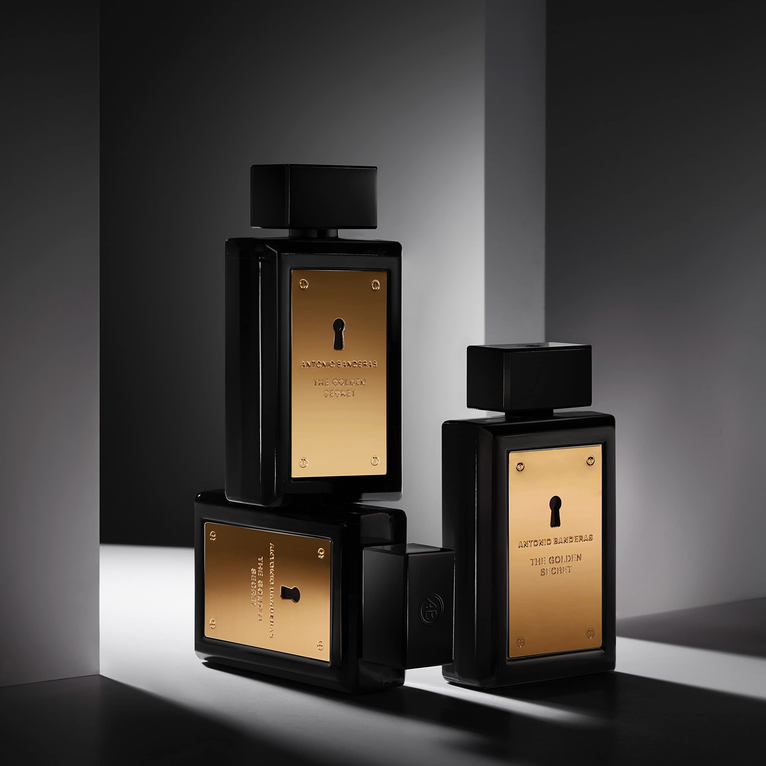 Banderas Perfumes - The Golden Secret - Eau de Toilette Spray for Men - Long Lasting - Masculine, Casual and Elegant Fragrance - Mint, Apple and Spicy Notes - Ideal for Day Wear - 1.7 Fl Oz