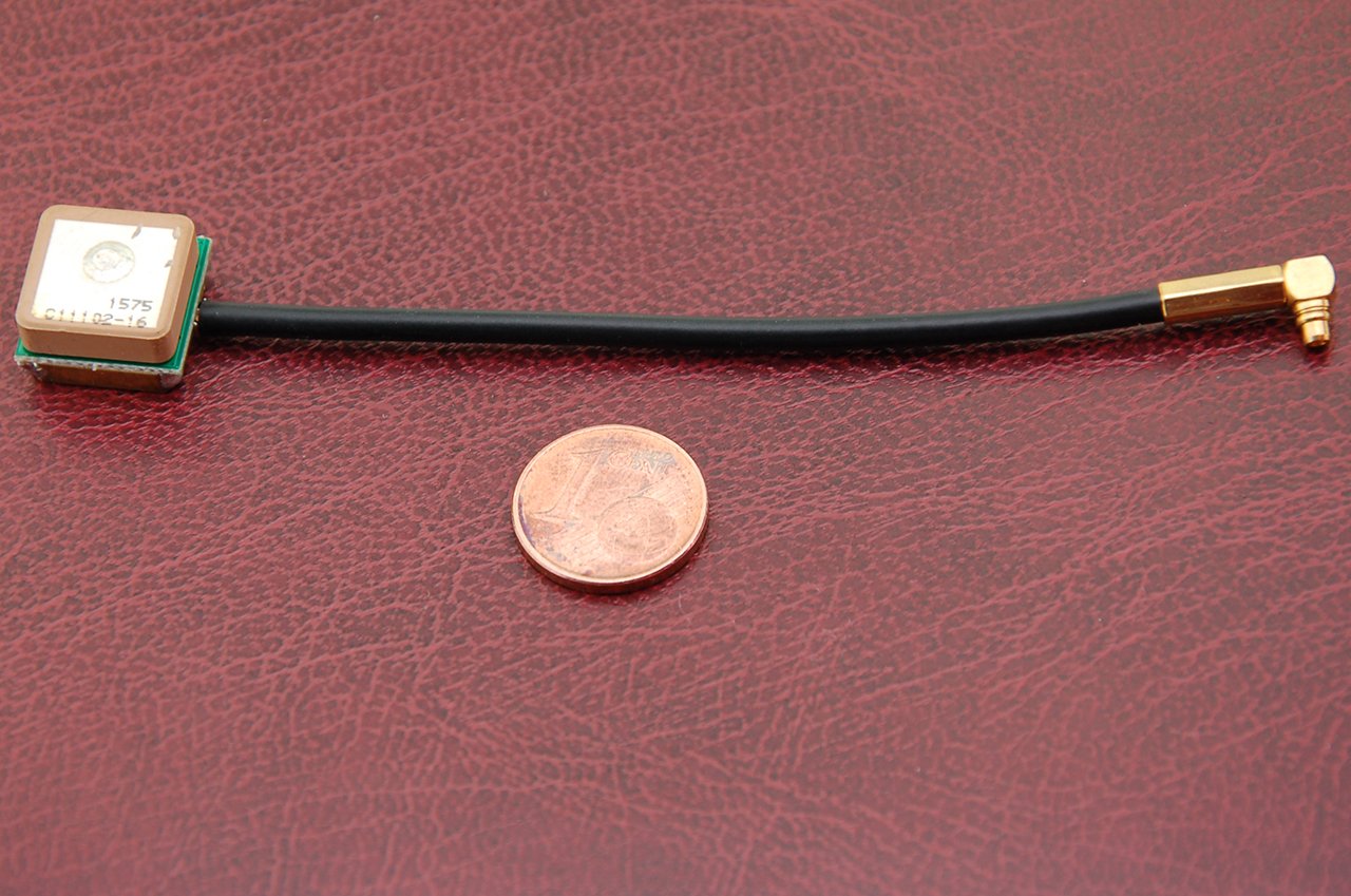 Alda PQ Antenna for use in SMD technology for GPS with MMCX/M plug