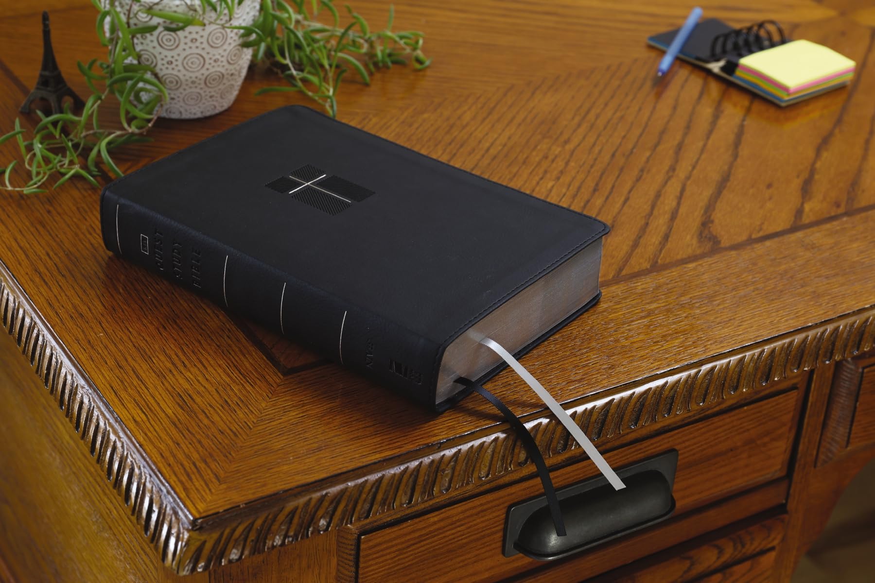 NIV, Quest Study Bible, Leathersoft, Black, Comfort Print: The Only Q and A Study Bible