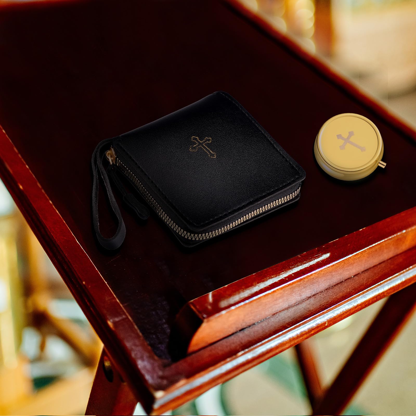 Huhumy 2 Pcs Leather Communion Purse for Pyx with Gold Latin Cross Container Catholic Budded Gold Toned Case Cross Pyx Bag for Communion Priests Deacons Eucharist Holy Gift (Hand-held Style)