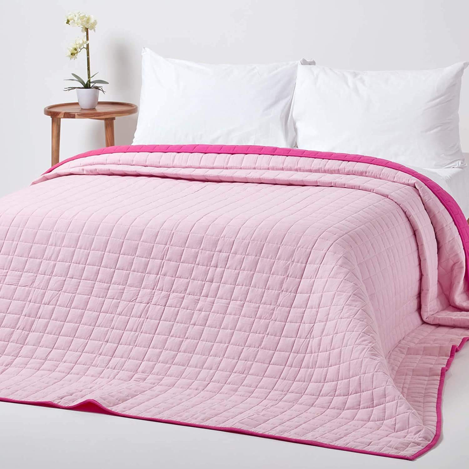 HOMESCAPES - 100% Cotton Reversible Twin Colour Quilted Bedspread Throw - Deep Cerise & Pink - King Size 230 x 250 cm - Washable Bedding Sofa Throw
