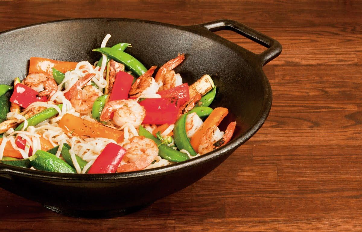 Lodge Pro-Logic Wok With Flat Base and Loop Handles, 14-inch, Black: Kitchen & Dining