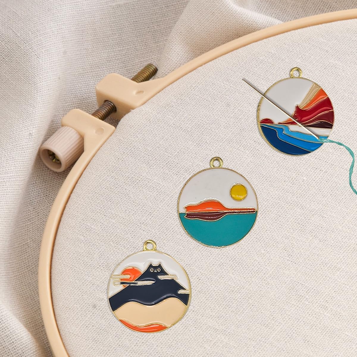 MAGUSHION 3pcs Needle Minder for Cross Stitch Needles，Circular Abstract Art Cat Needle Keeper for Sewing Accessories,Magnetic Needle Protector