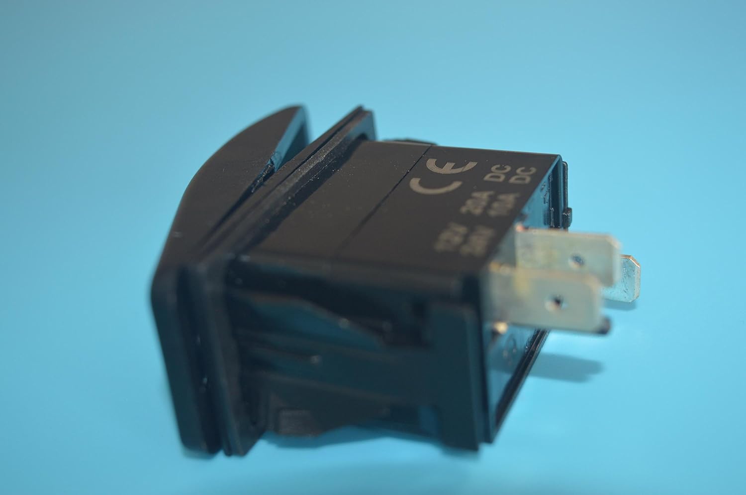 Amarine Made 12v 20 Amp Waterproof Blue LED On/Off Boat Marine SPST 3P Rocker Switch with Light : Sports & Outdoors