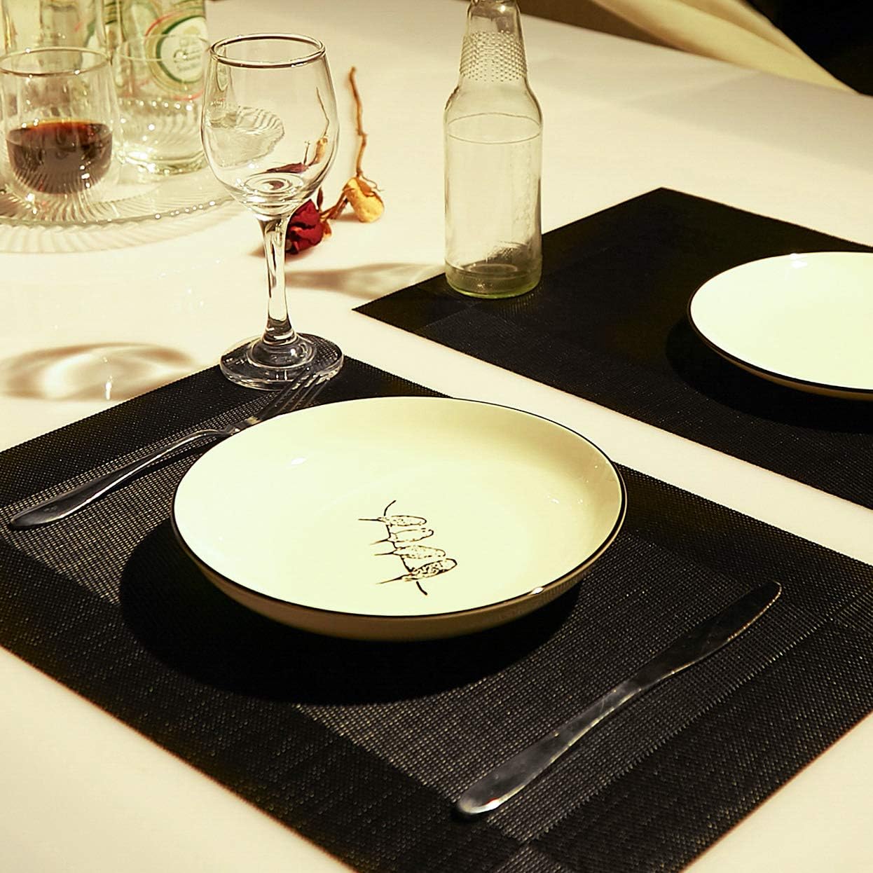 DOLOPL Halloween Placemat Black Placemats Table Mats Set of 6 Easy to Clean Heat Resistant Vinyl Outdoor Placemats for Kitchen Patio Dining Table: Home & Kitchen