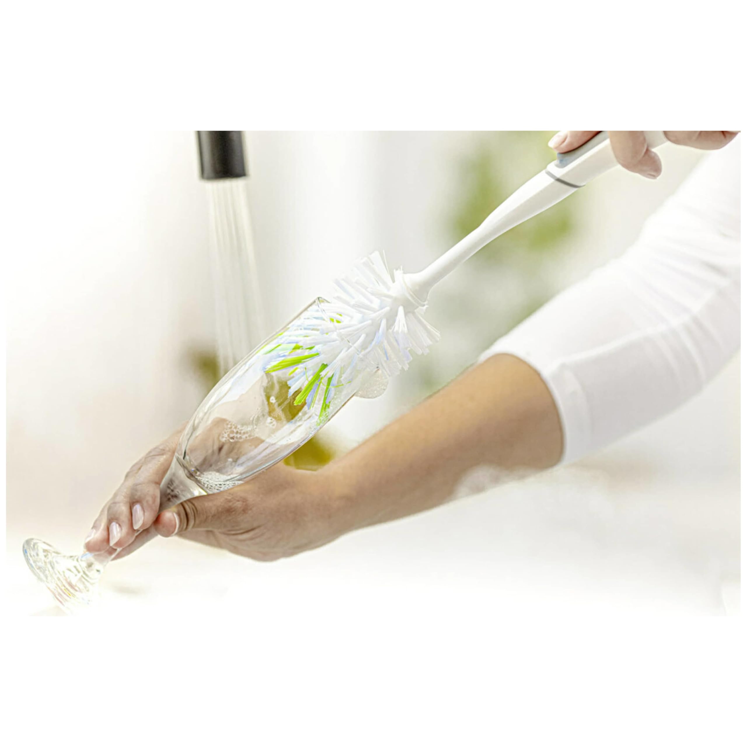 Scotch-Brite Glass and Water Bottle Brush, Long-Lasting, Safe on Glassware, Shaker Bottles, Food Processors, & More, Non-slip handle, Durable, Reusable, Clean in Top Rack of Your Dishwasher