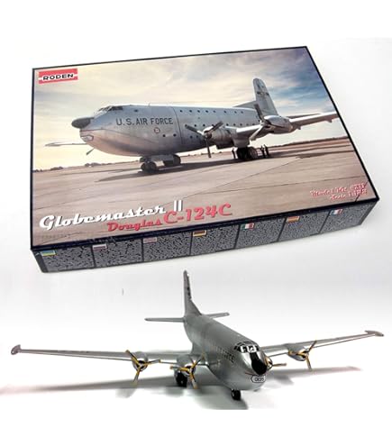 Amazon.com: Roden 349-1/144 RC-135V/W Rivet Joint Plastic Model