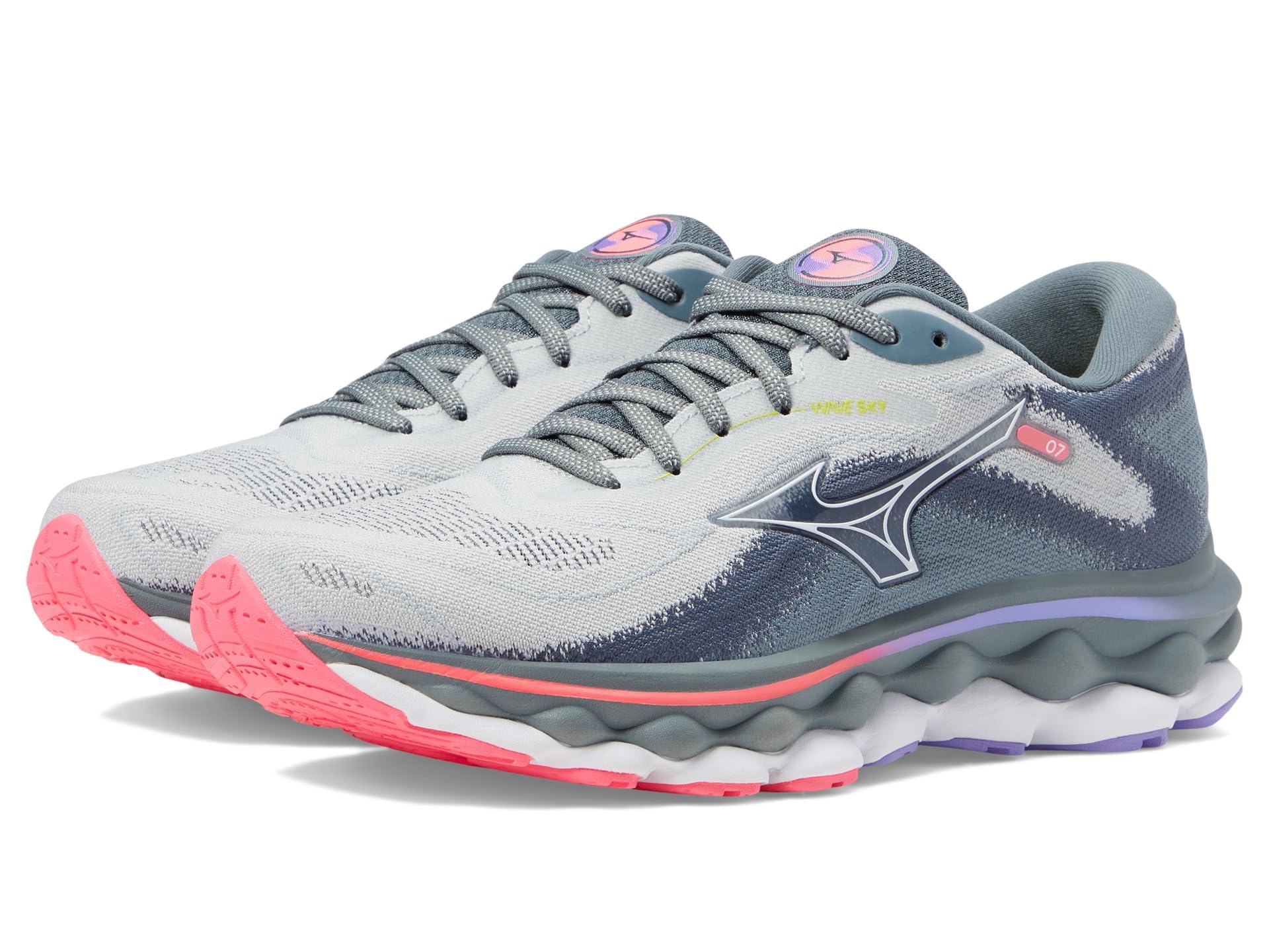 Mizuno Womens Wave Sky 7 Running Shoe, Pearl Blue-White, 7 Wide