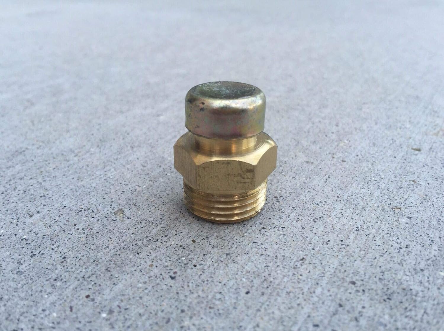 1/2"14 NPTF Pressure Breather Vent Brass Plug Rhino