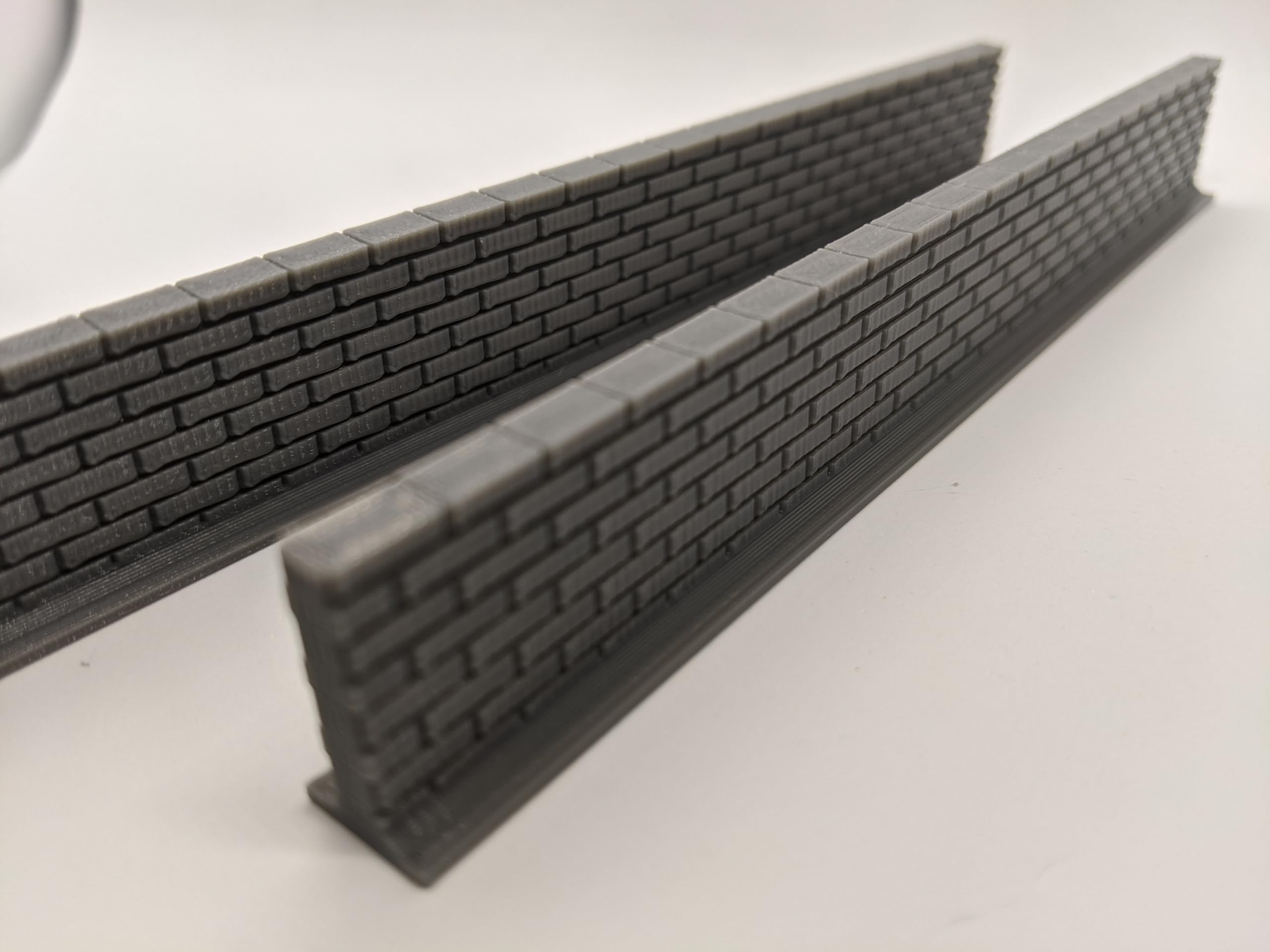 2x 150mm Brick Walls | 28mm 1/56 Scale Miniature | RPG Tabletop Figure Landscape Modelling Wargaming Fantasy Diorama Wargames Model Scenery Terrain Scatter Roleplaying 3d Printed Paintable