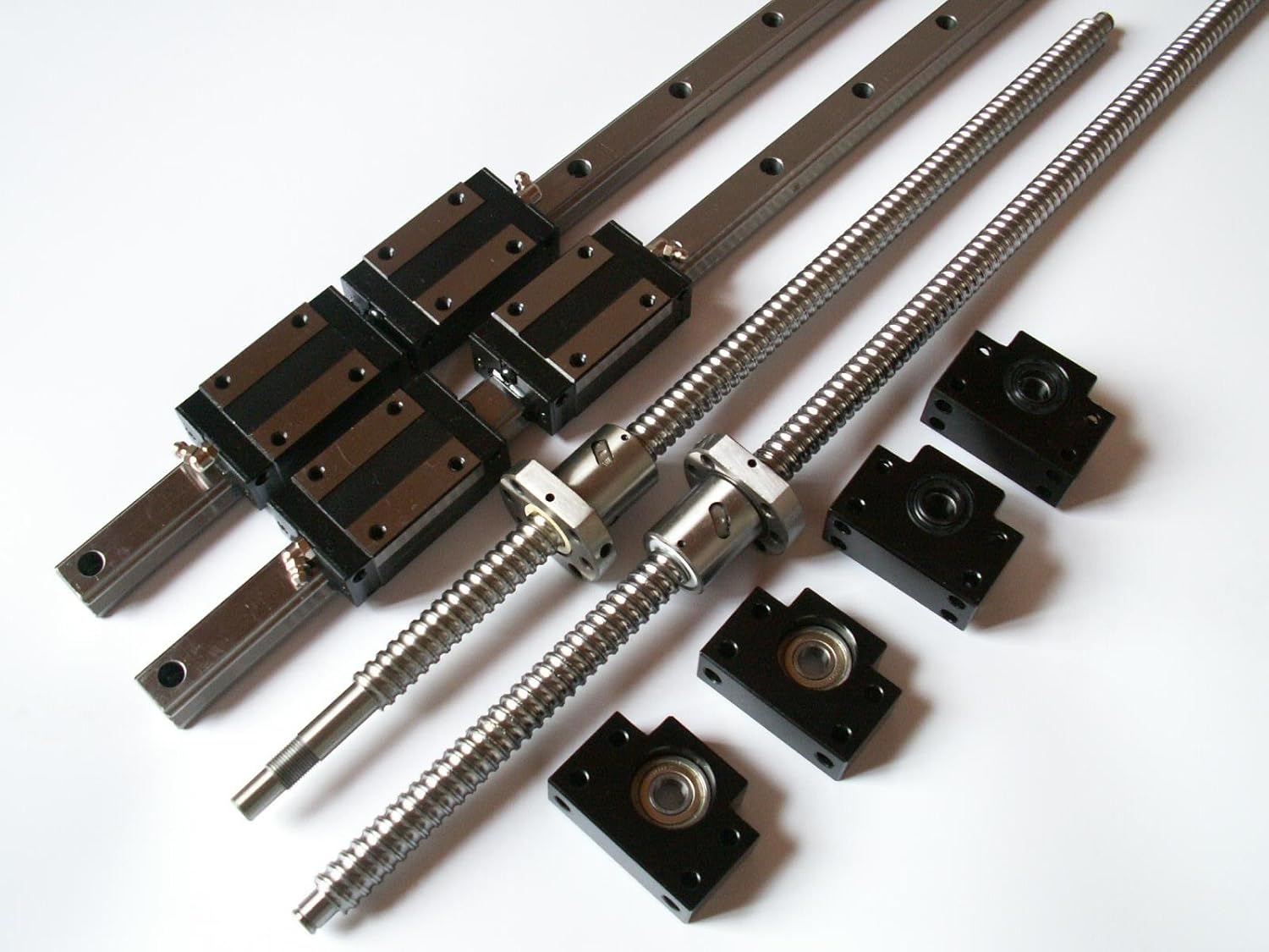 Линейный подшипник sbr20