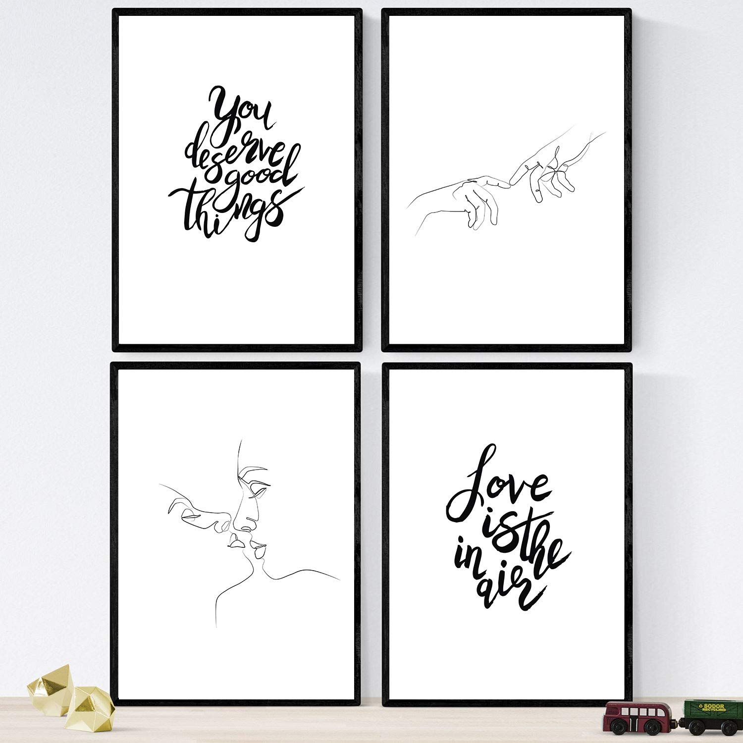 Nacnic Set happy sheets with messages and drawings to a single stroke. Pack of posters 'Love in the air'. A4 unframed