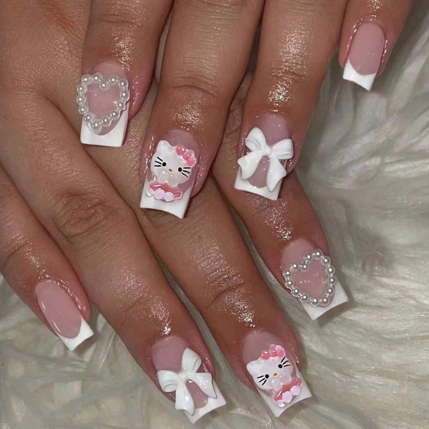 French Tip Press on Nails Short Cute Pink Nail Art Cartoon with Pearl Heart Bow Design, White French Nails Press ons False Nails Fashion Fingernails 24pcs